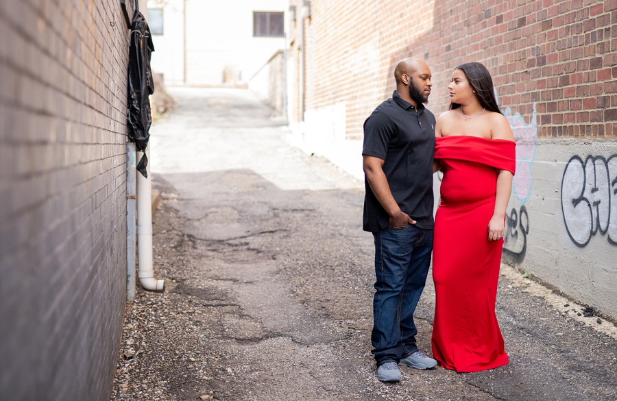 alley engagement photo