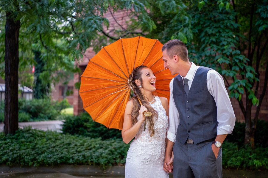 wedding photos with umbrella