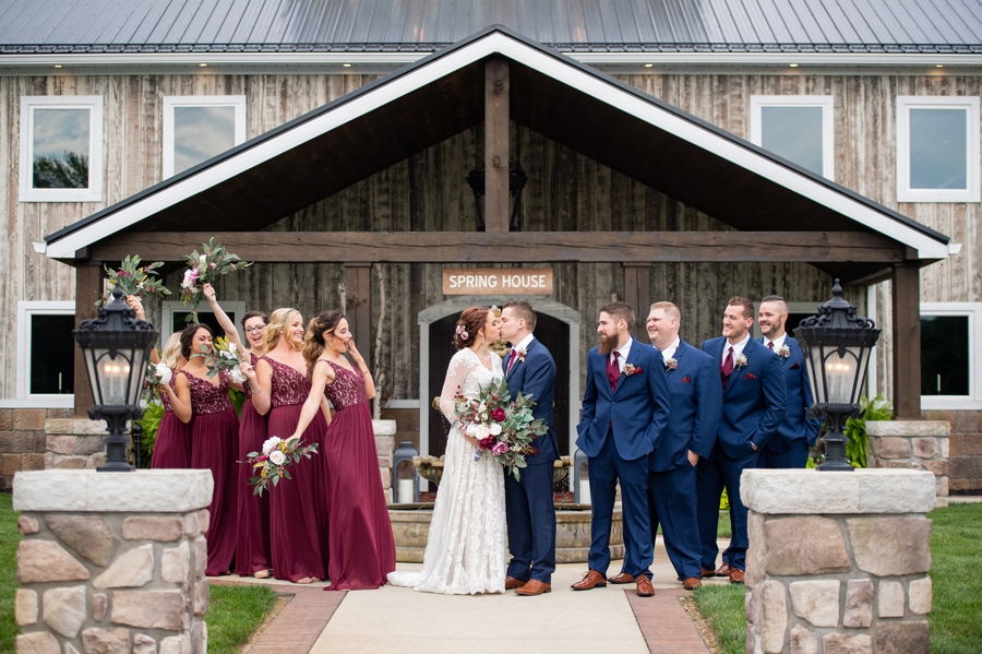 columbia woodlands wedding with bridal party