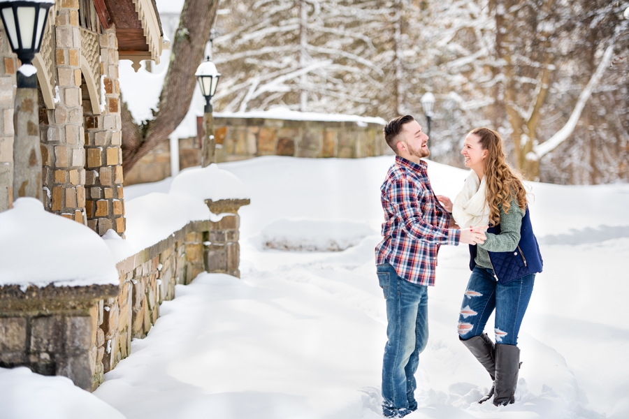 winter engagement session at Hines Hill 