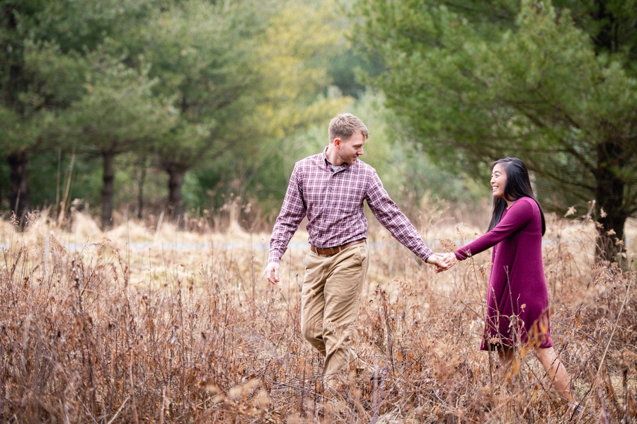 engagement pictures at Columbia Woodlands 