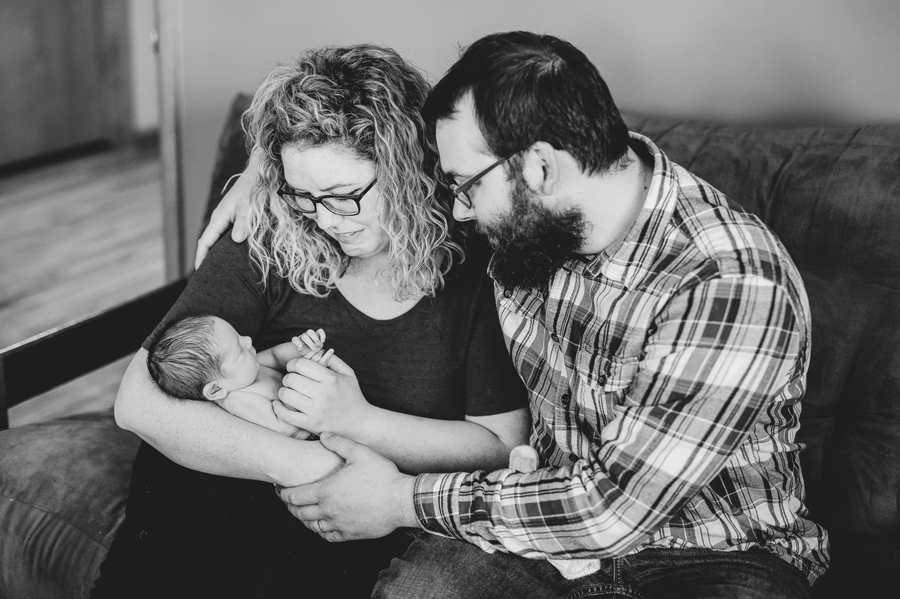 black & white Akron In-home newborn session