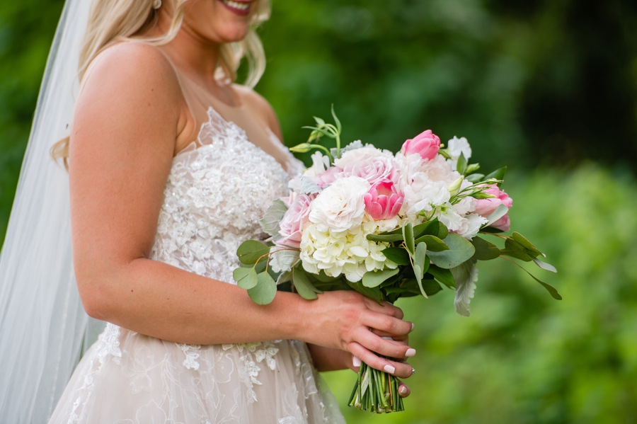bride's bouquet with pink 