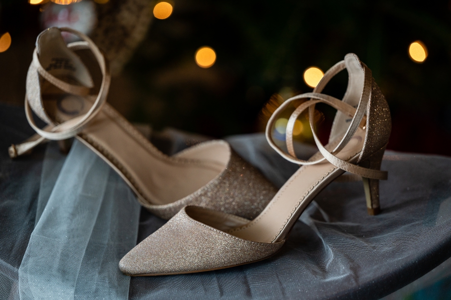 gold wedding shoes 