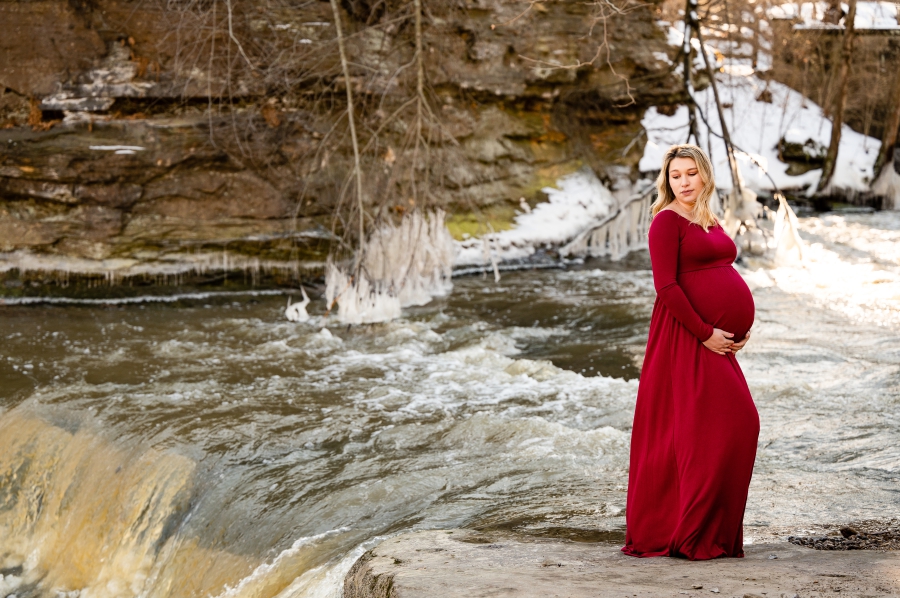 waterfall maternity session 
