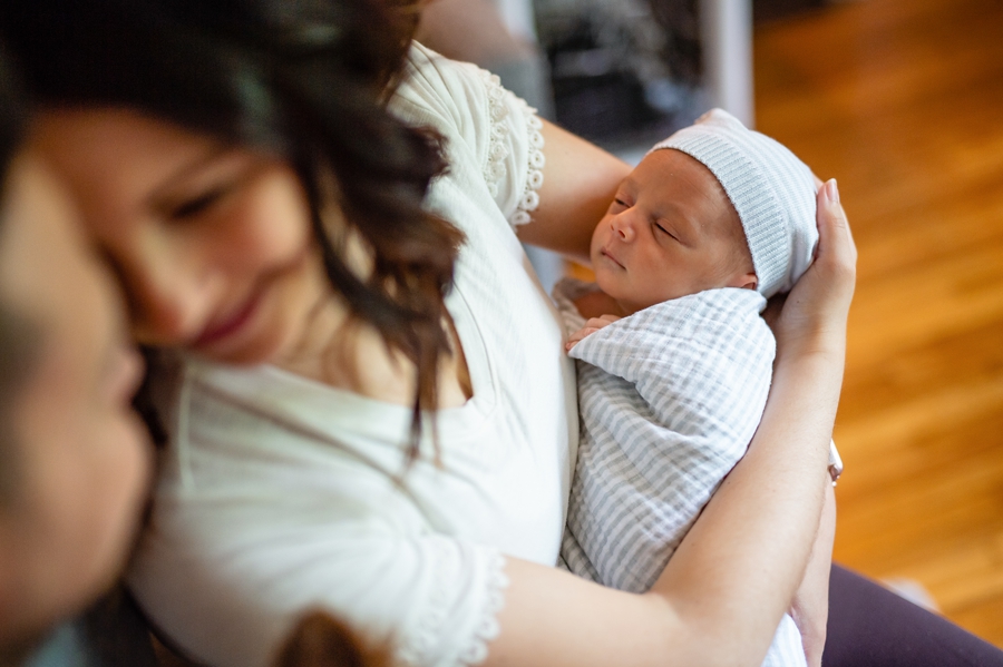 newborn lifestyle session in home 