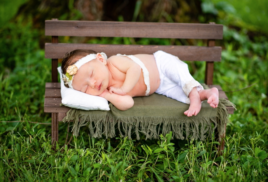 park bench newborn photo