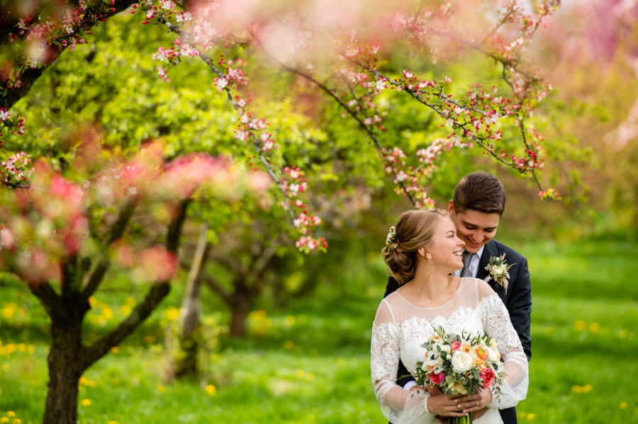 Secrest Arboretum spring wedding photos 