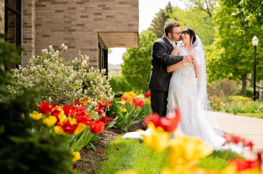 bride and groom with tulips 