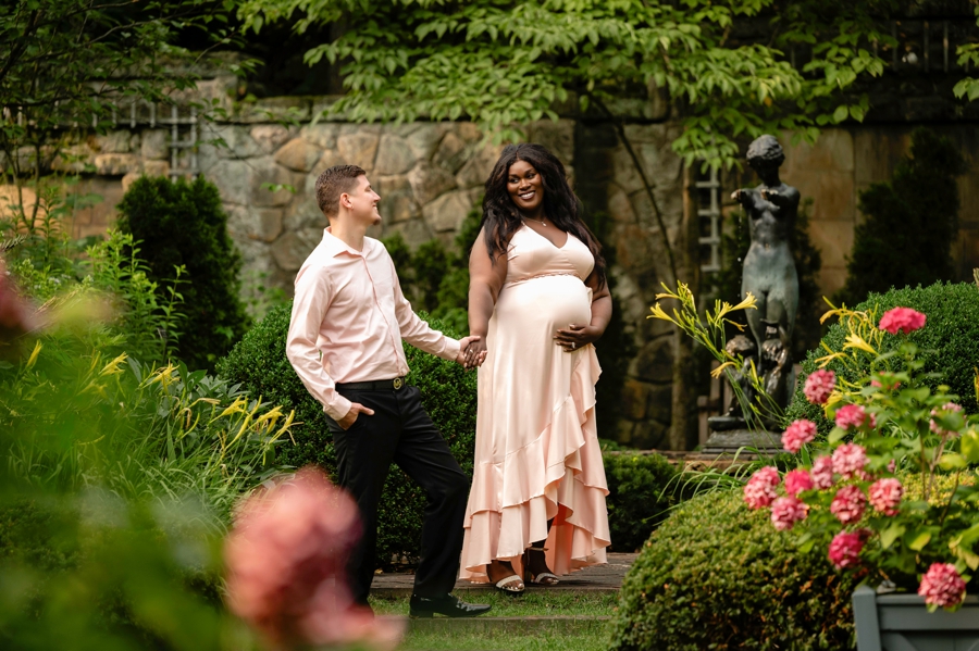July Stan Hywet Maternity Session 