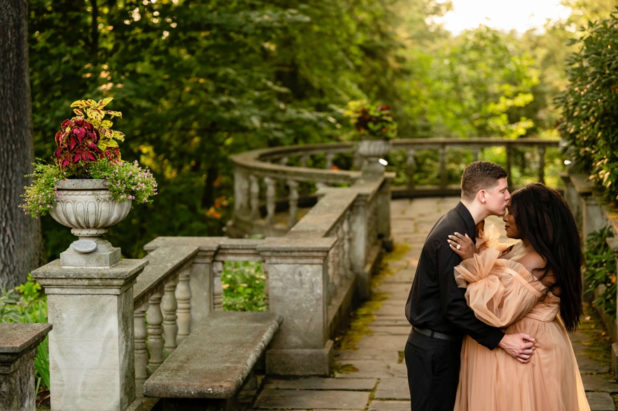 Summer Stan Hywet Maternity Session 