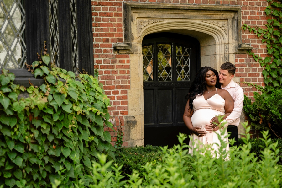 Stan Hywet Maternity Session 