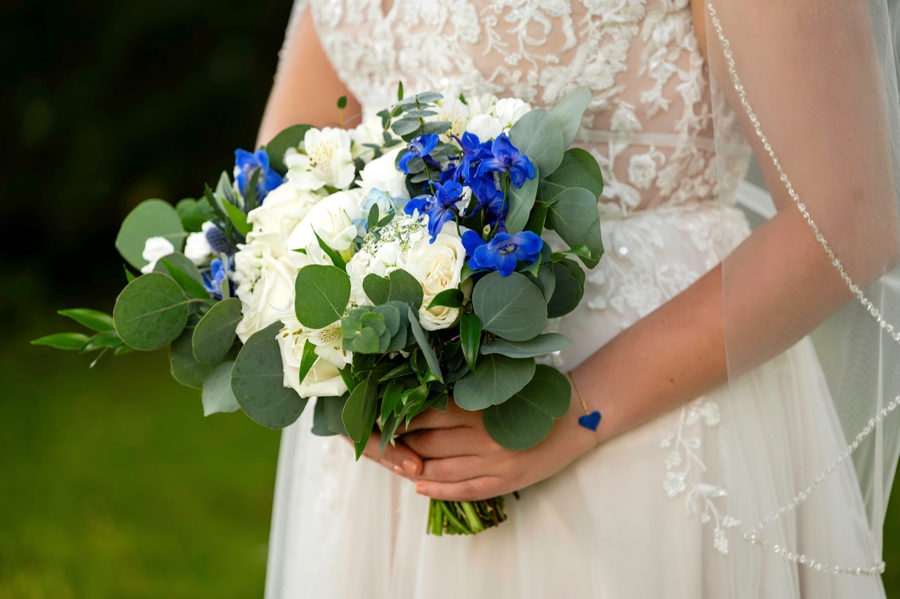 blue wedding flowers 